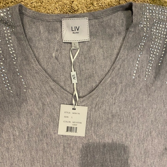 Large Women’s Heather gray long sleeved sparkly sweater - Picture 2 of 7